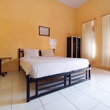 Reddoorz At El Shaday Homestay Banyuwangi Banyuwangi  Exterior foto