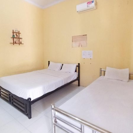 Reddoorz At El Shaday Homestay Banyuwangi Banyuwangi  Exterior foto