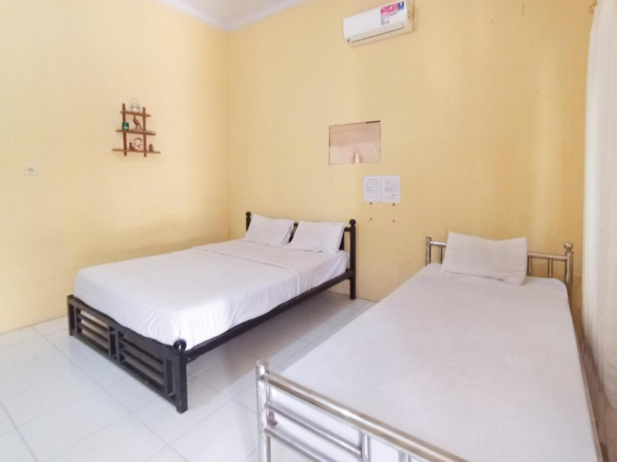 Reddoorz At El Shaday Homestay Banyuwangi Banyuwangi  Exterior foto