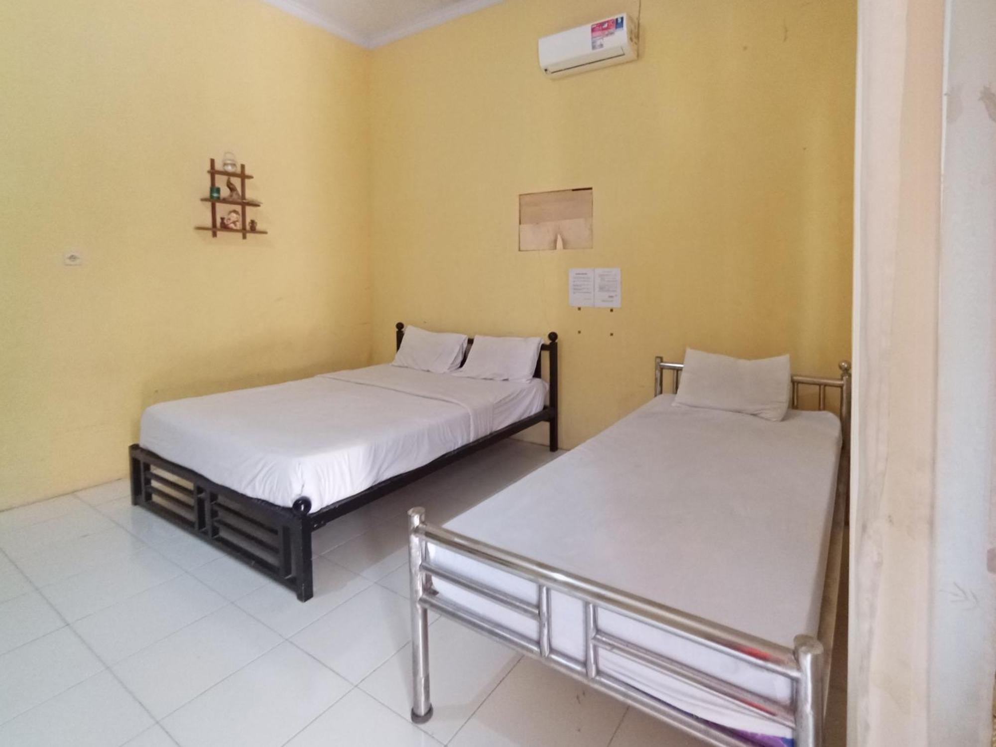 Reddoorz At El Shaday Homestay Banyuwangi Banyuwangi  Exterior foto